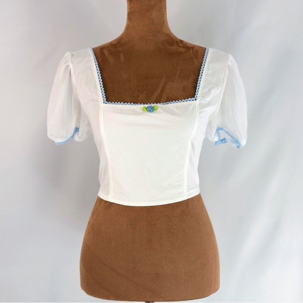 Sugar Thrillz Milkmaid Crop Top Womens Small White Blue Rose Good Smocked Puff